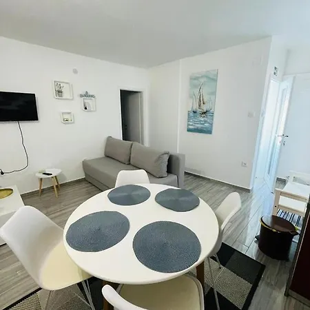 Apartment With A Parking Space - 21873